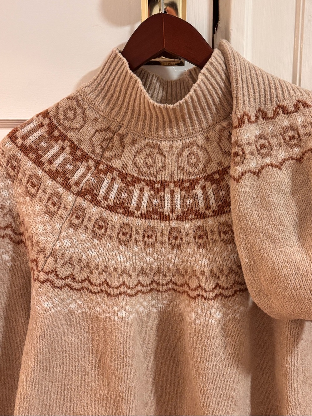 Fair Isle Mock Neck Sweater - LARGE- lovely beige, cream, caramel